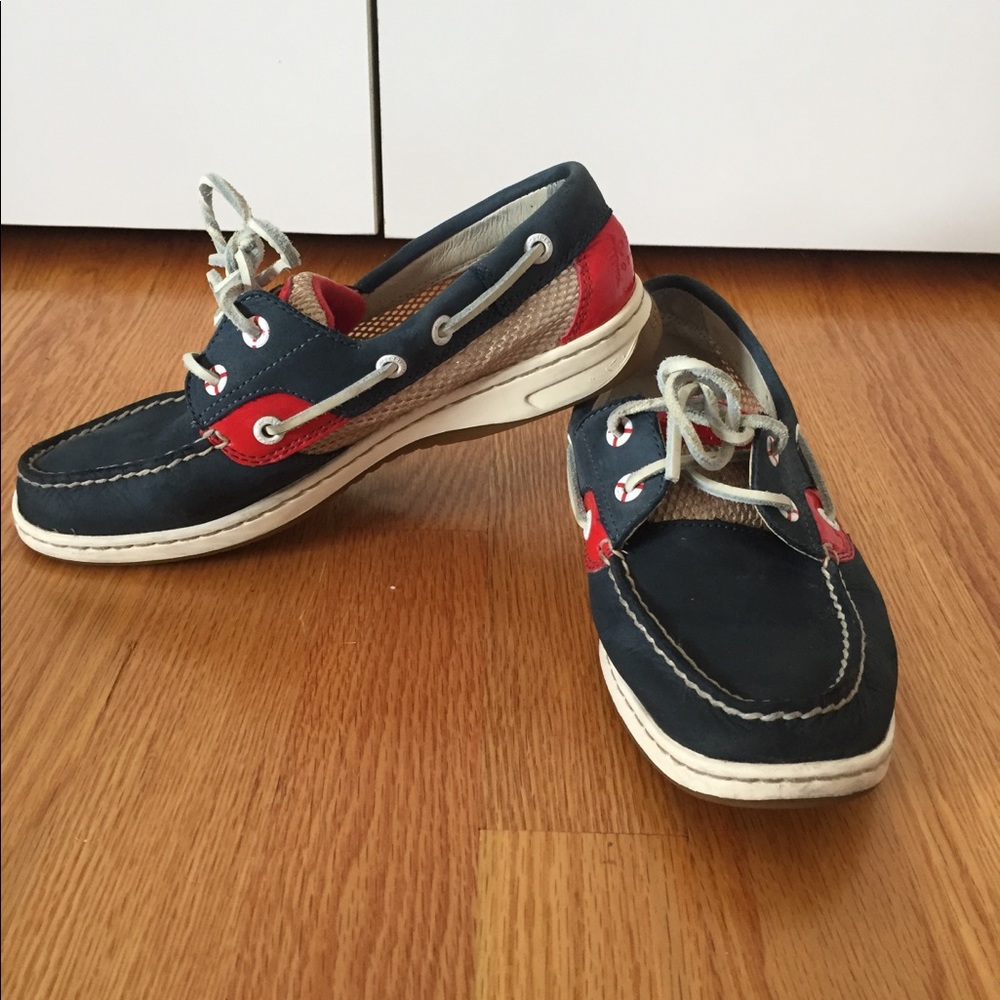 Super cute Sperry Top Sider boat shoes size 6!